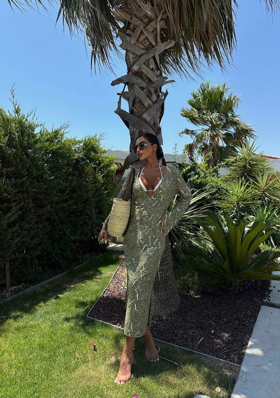 Patterned slit details dress