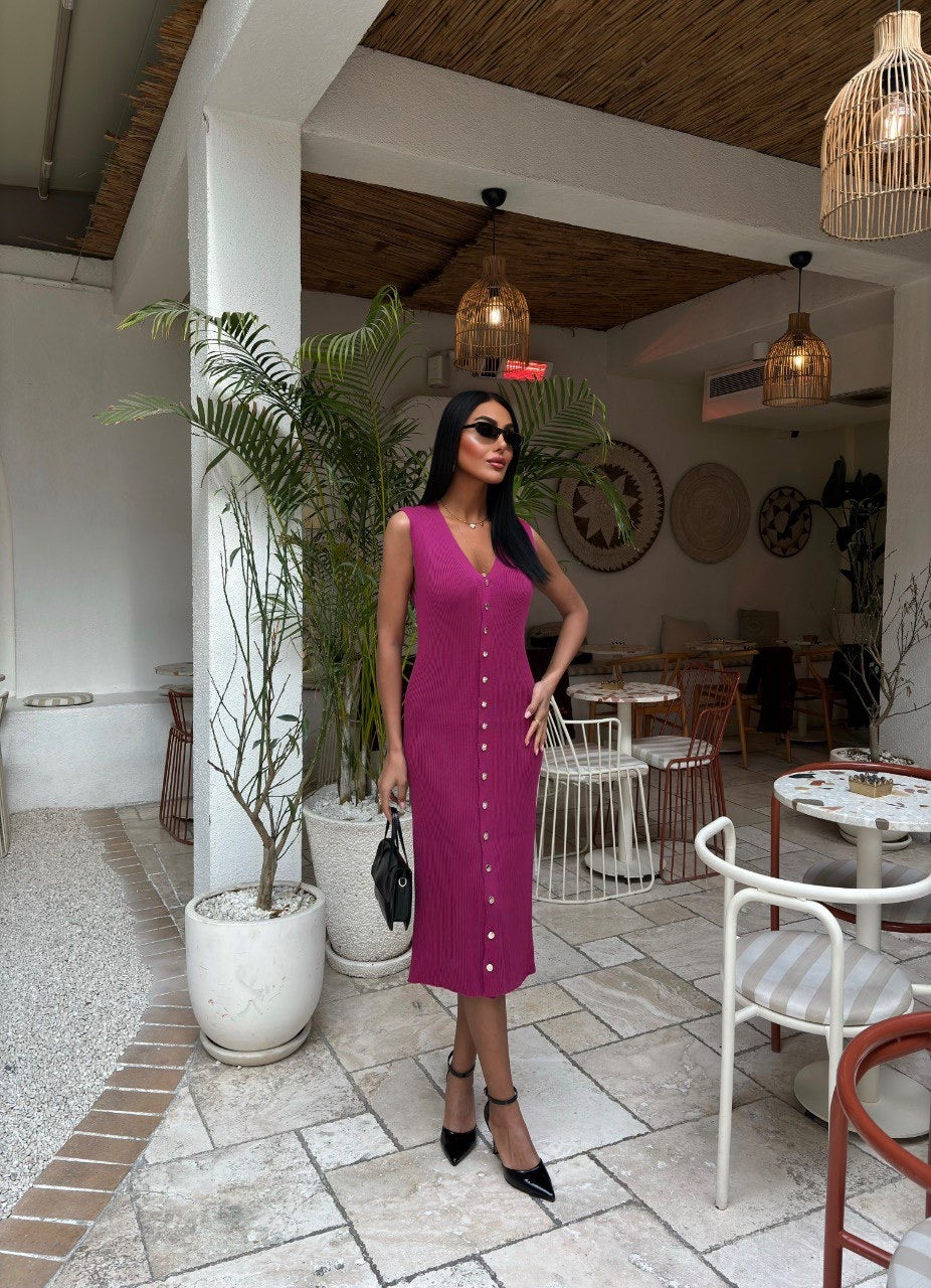 Sleeveless knitted dress