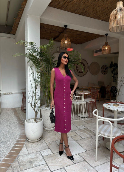 Sleeveless knitted dress
