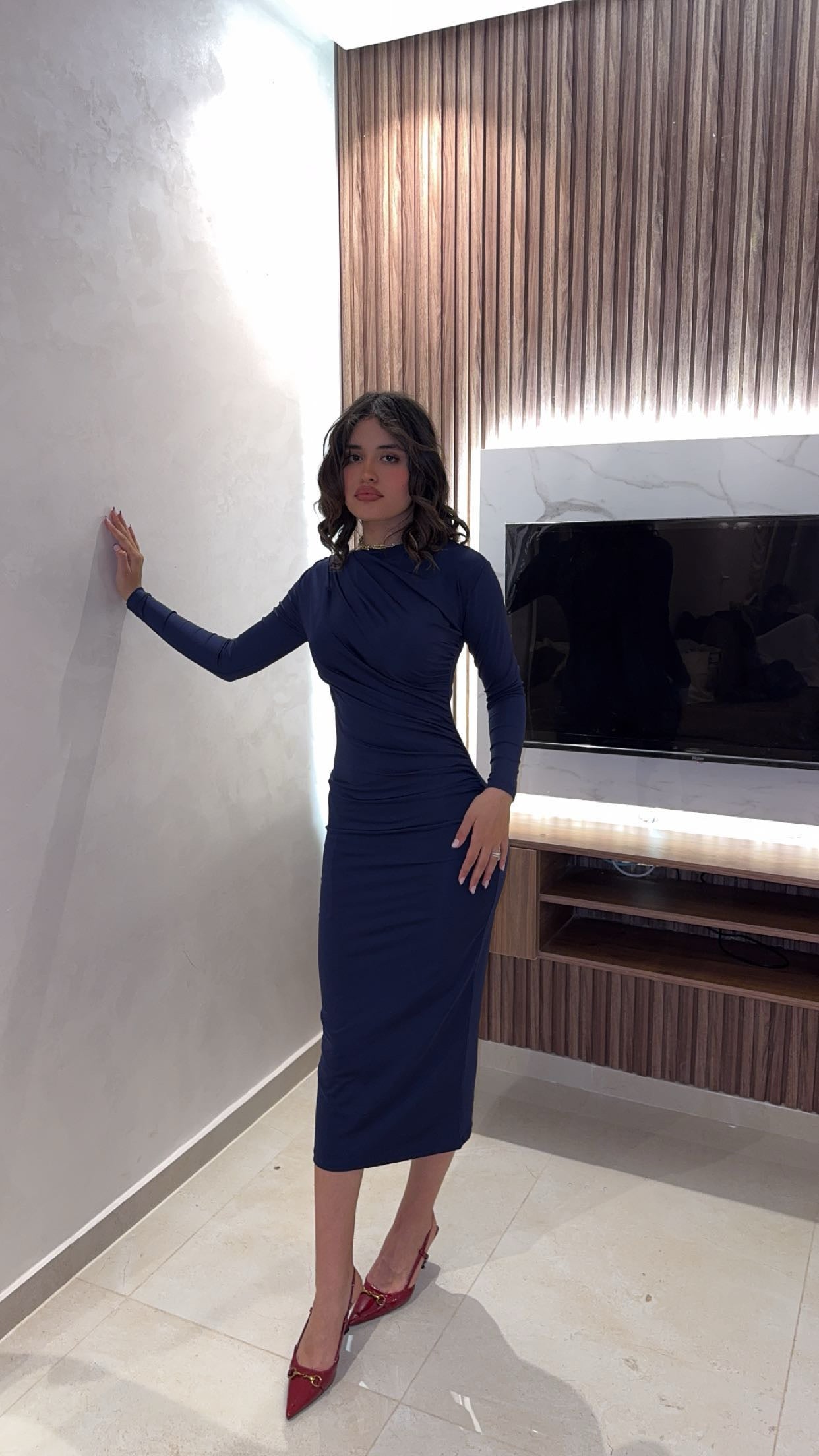 فستان بأكمام طويلة
