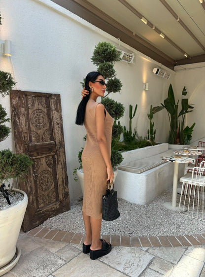 Sleeveless knitted dress