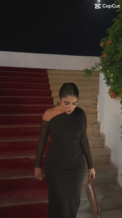 One off shoulder mesh dress